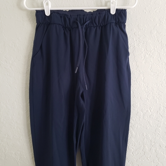 Lululemon 🍋🍋  High Rise Stretch Joggers - Picture 1 of 8